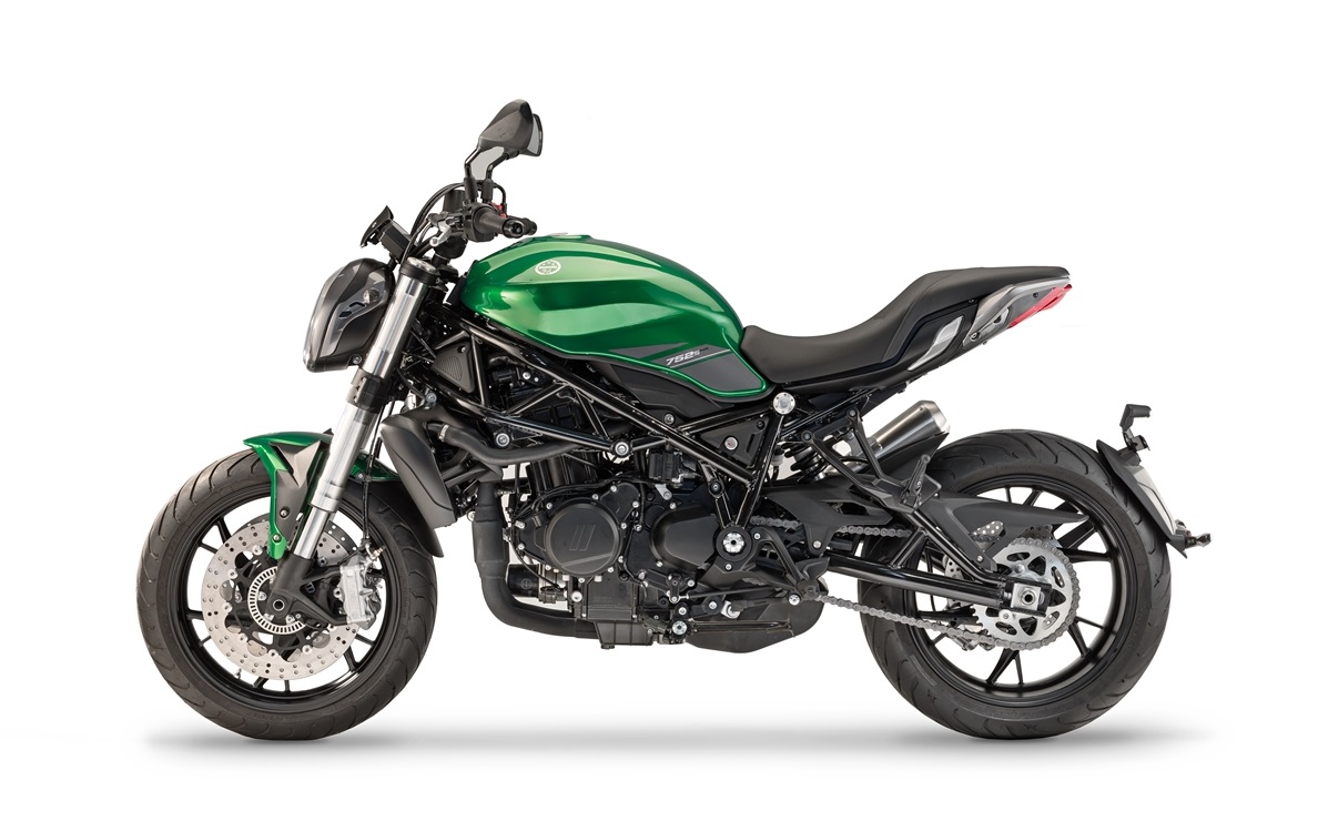 Benelli決定大刀闊斧推出新車,再加上品牌背負著義大利的輝煌歷史,因而設計這輛帶有復古風情的雙缸752S