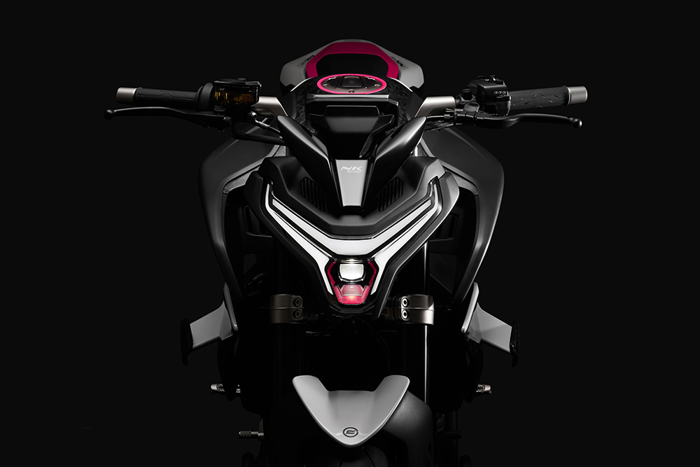 和YAMAHA MT家族頗為類似的車頭風格