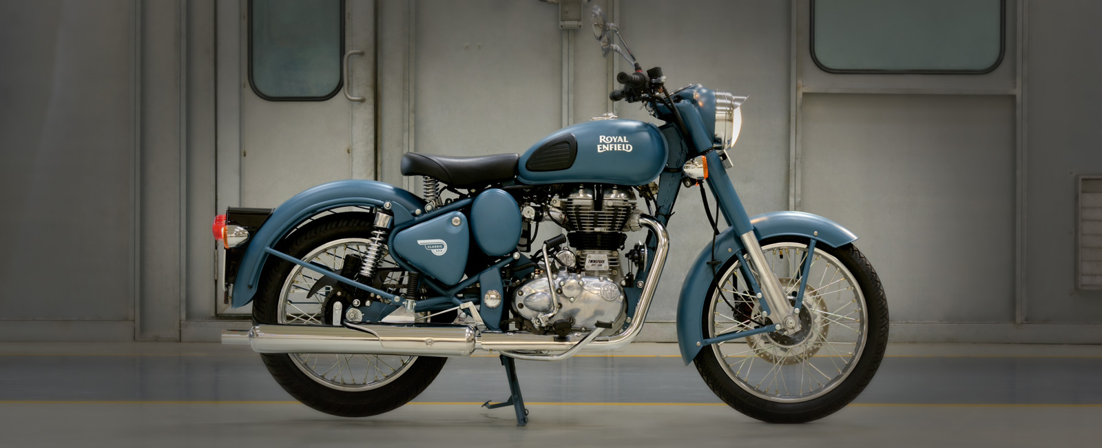 印度最大車廠BAJAJ (上) 與ROYAL ENFIELD (下)母集團最近都加入DUCATI 爭奪戰