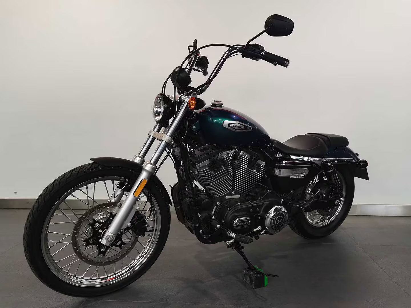 SWM 最新推出的 V 型雙缸巡航車幾乎是 Harley-Davidson Sportster Seventy-Two 的翻版
