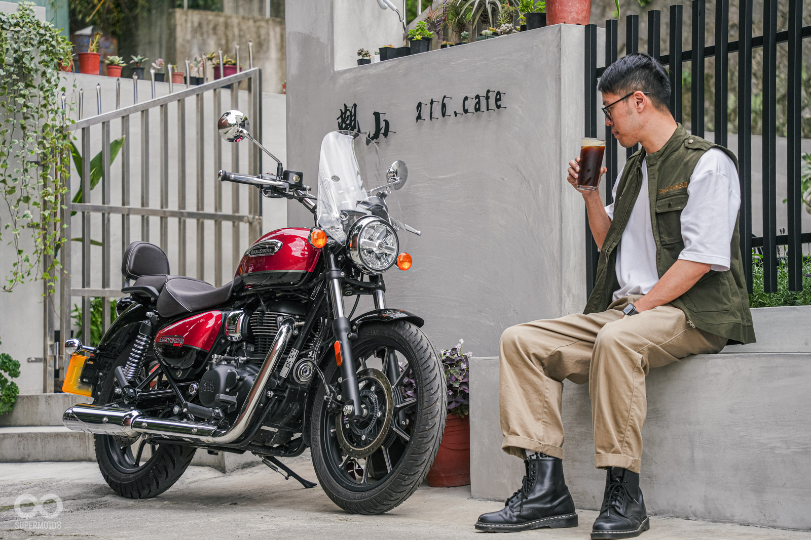 Meteor 350 採用單缸引擎的輕巡航設定