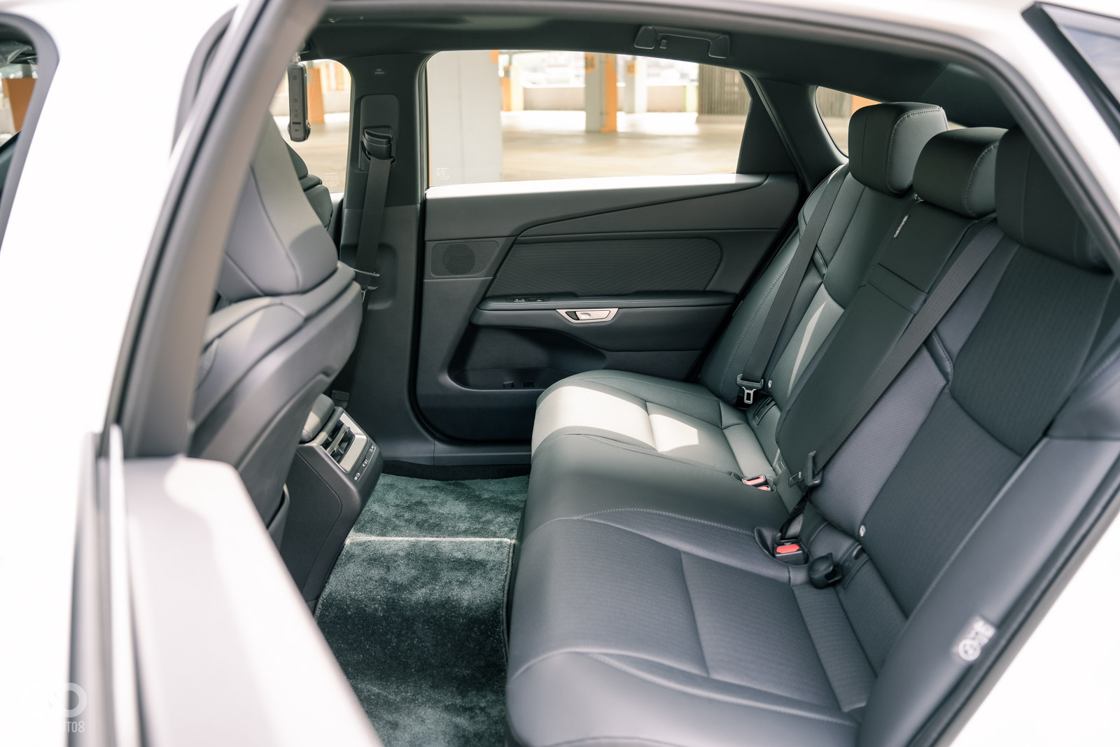 受惠車長與軸距加長，車內空間相當舒適