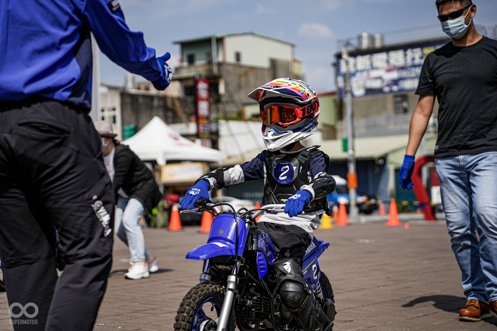 在家長與教練的教學陪同下,小小騎士很快便能上手囉