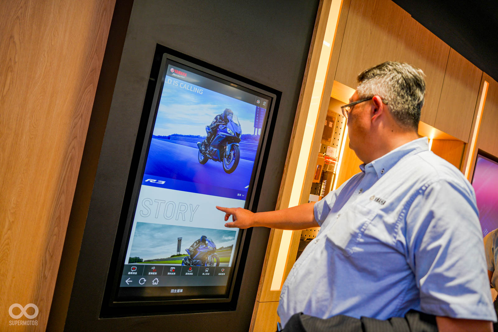 隨著科技進步,YSP 2.0也在店內提供電子互動式的螢幕,讓消費者能更快速了解產品