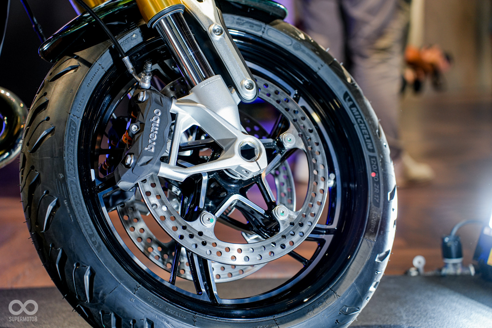 前後懸吊、煞車都使用滿滿的好料規格