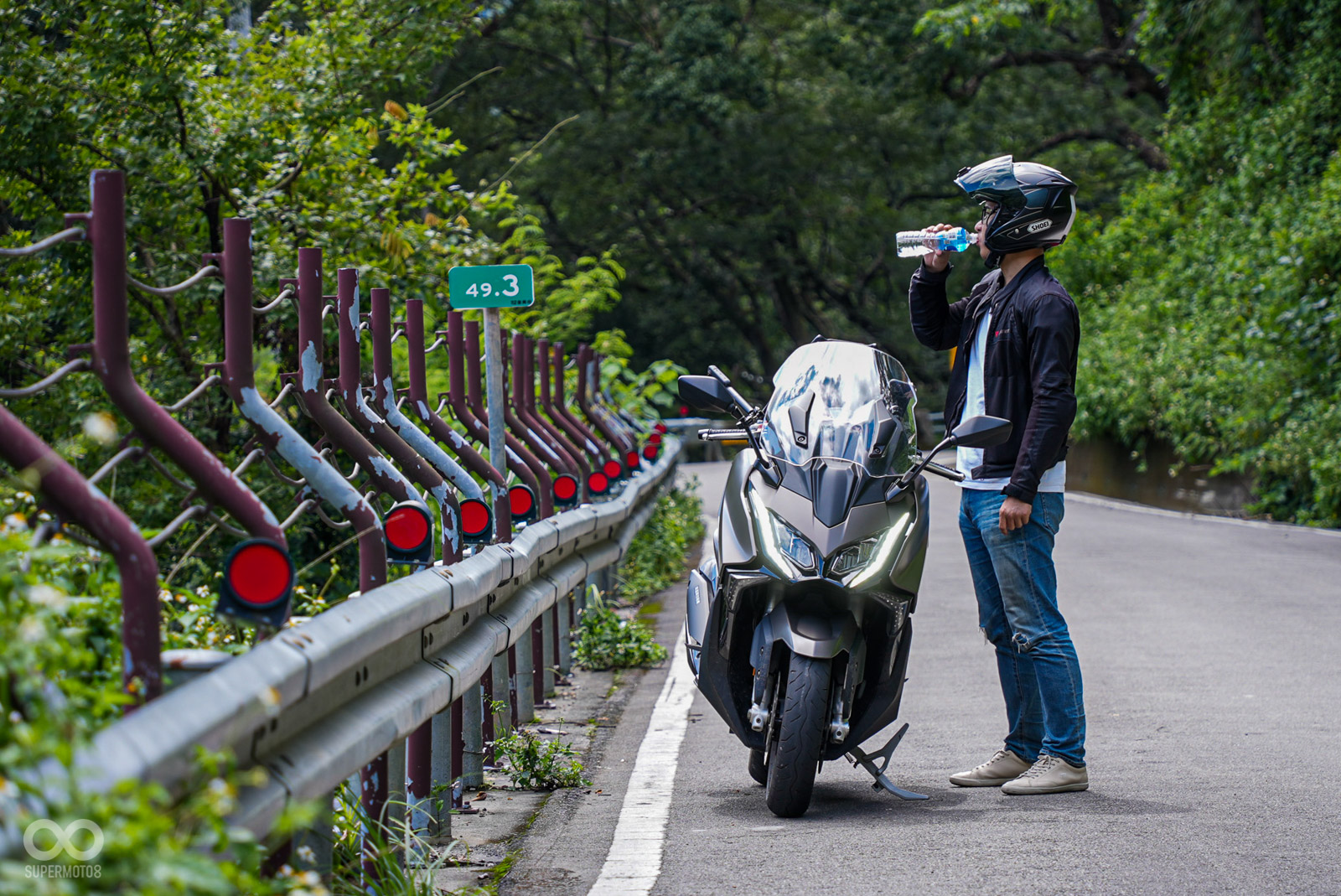 本站借用一台KYMCO AK550 Premium,一起參與這次的KYMCO瘋狂計畫