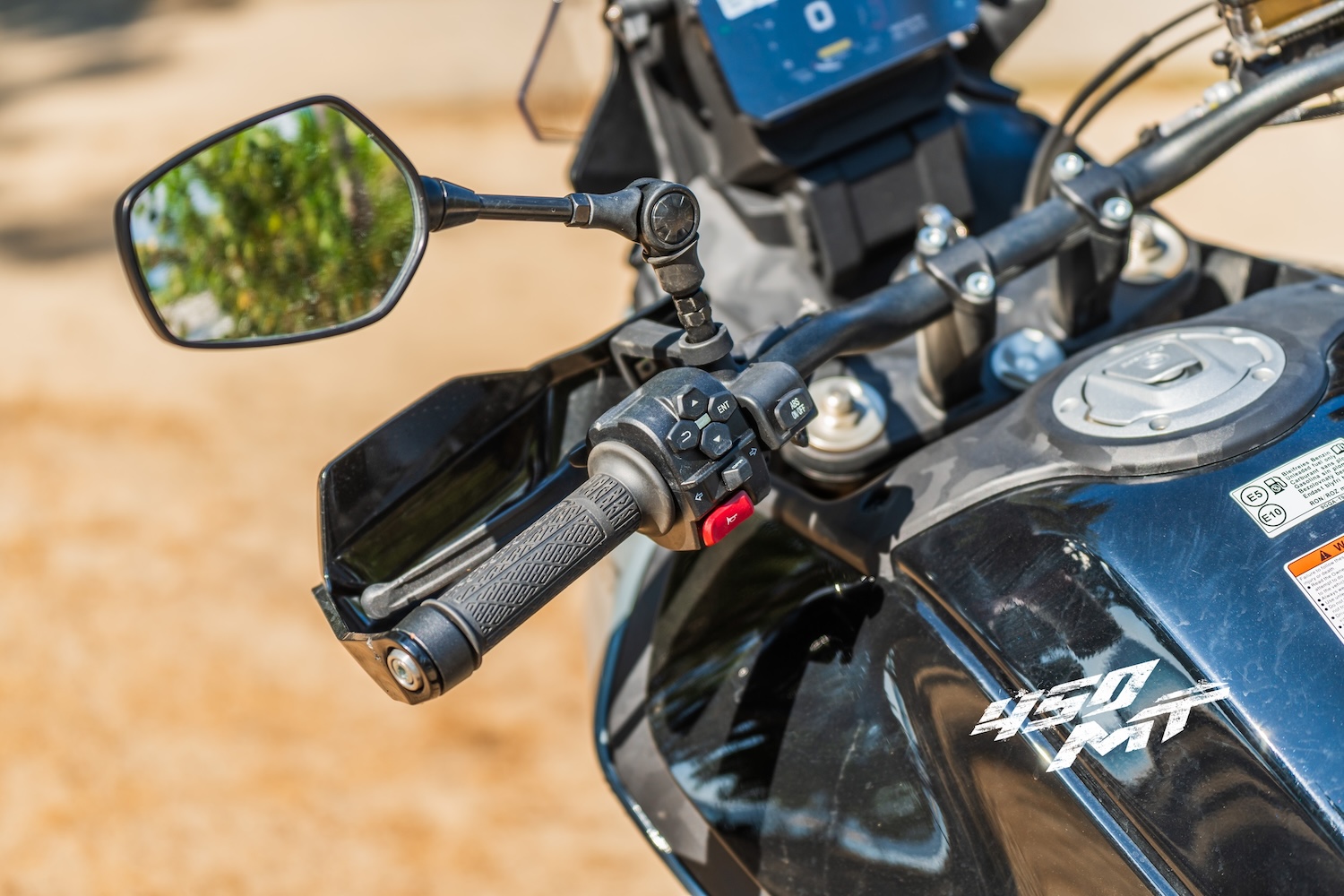 兩段可收折的後照鏡