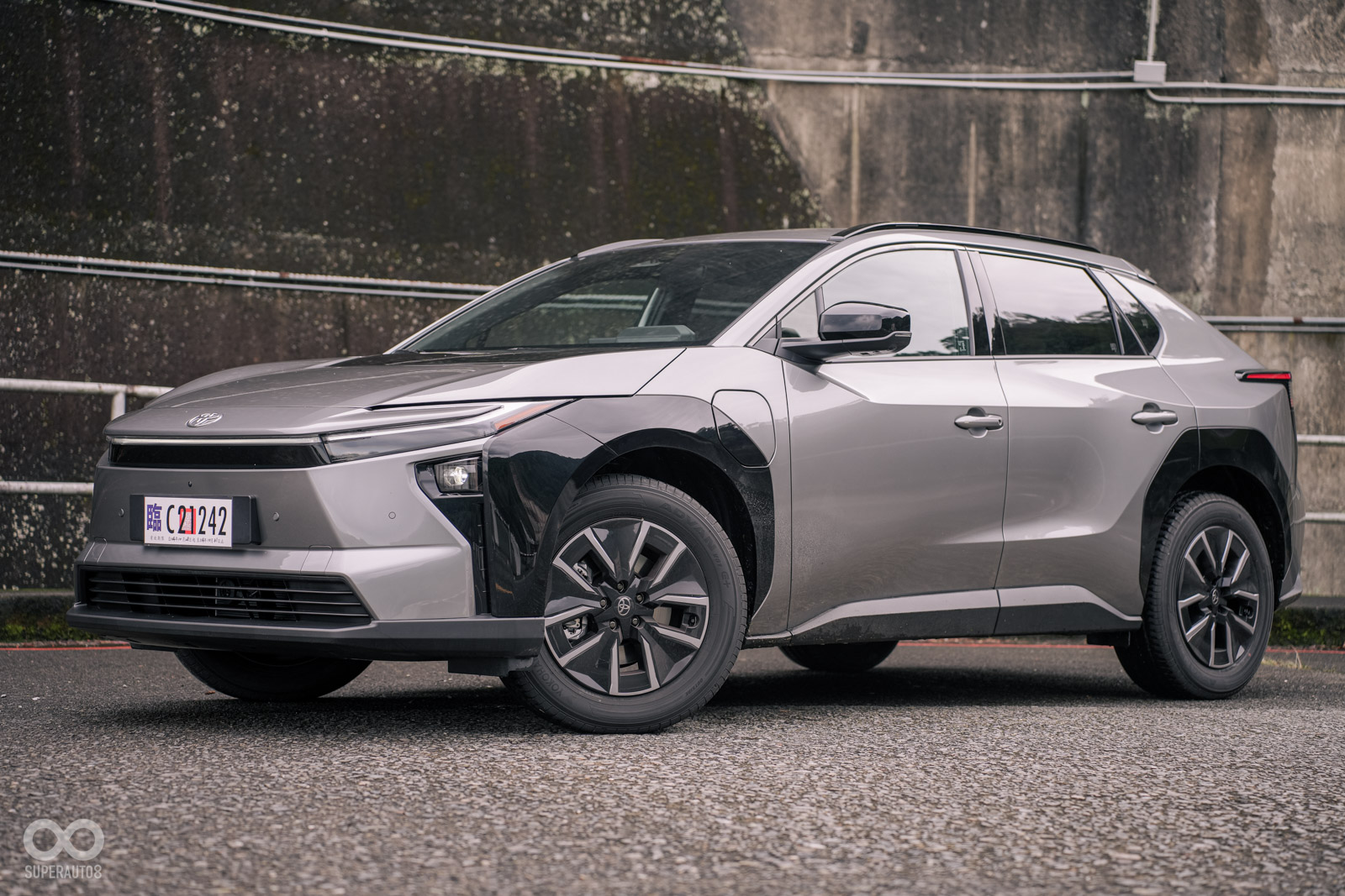 2025 年式 bZ4X 全車都有明顯升級,並且下修售價