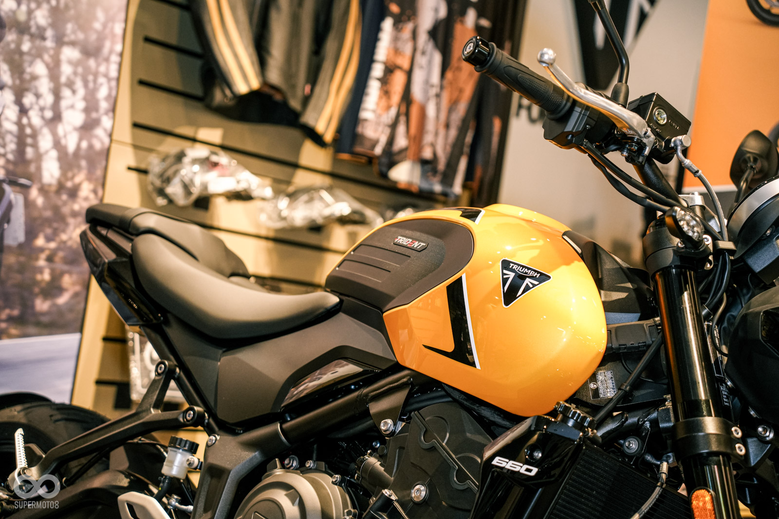 Trident 660 油箱造型經過修改