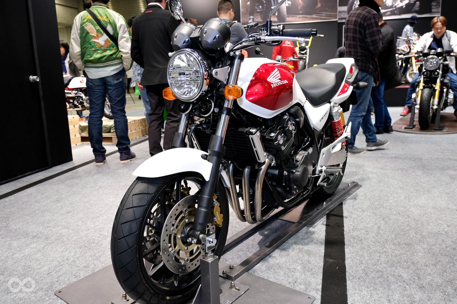 台灣重機開放時的始祖，經典神車CB400