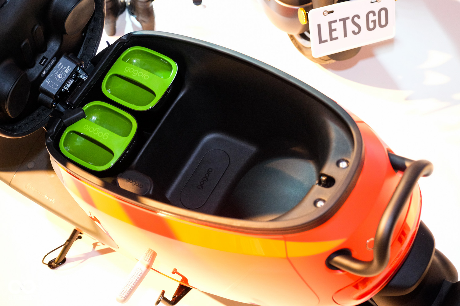 Gogoro2是一台“實用”的車,因此在乘坐品質與車廂方面多有所強化