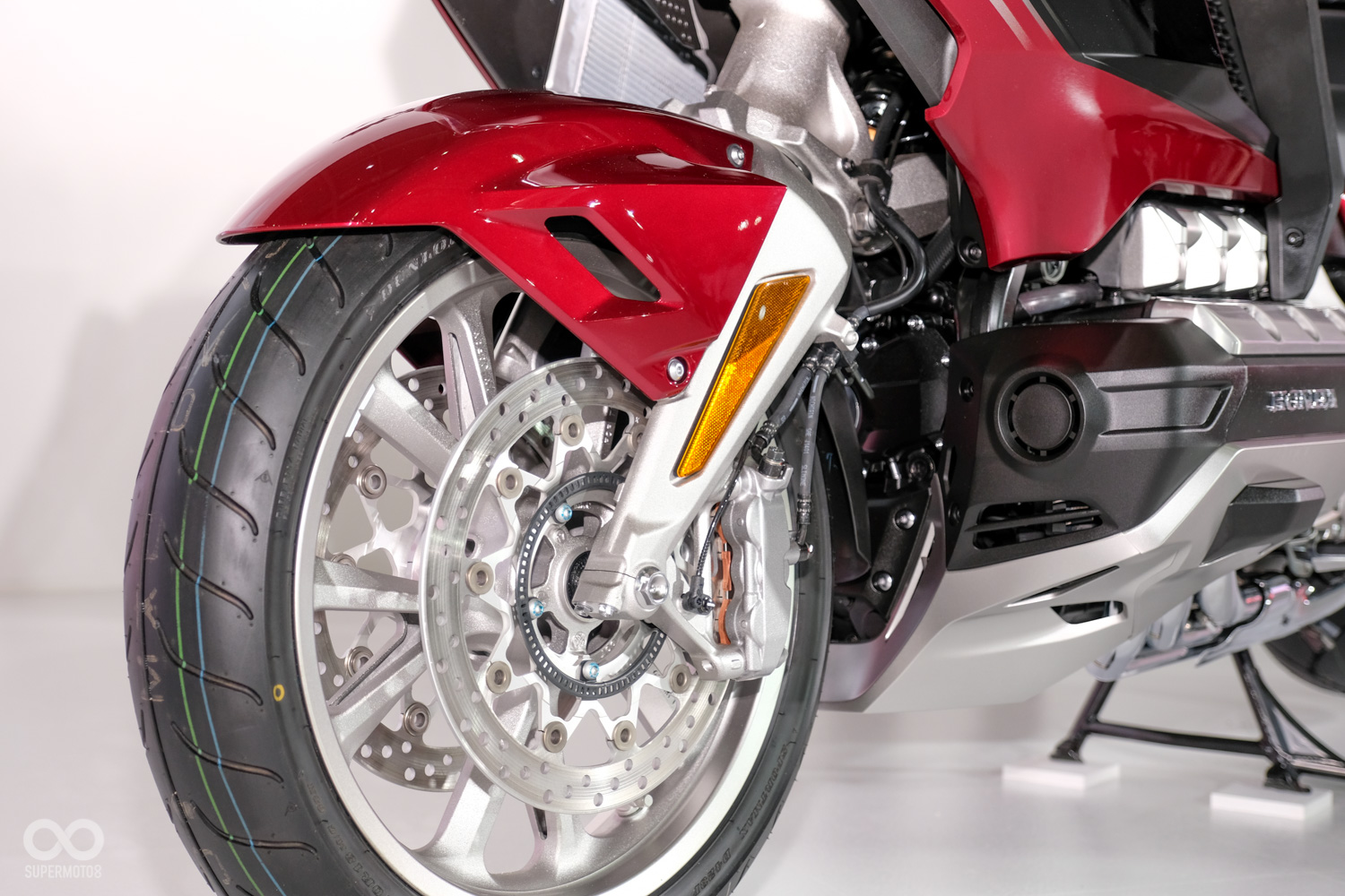 全新的懸吊設計讓這輛休旅之王得到更好的操控性。