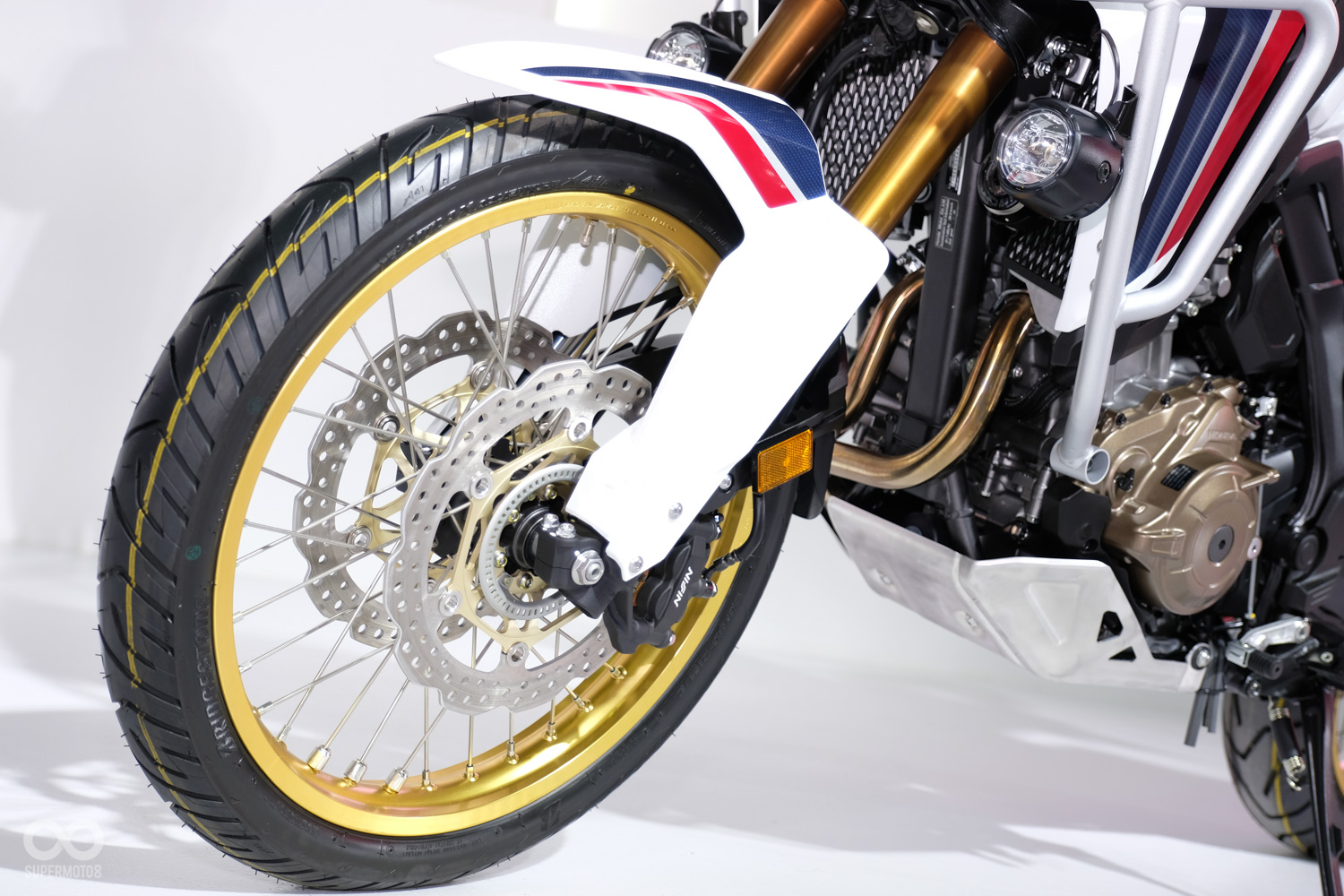 碟盤內側可以看見ABS光柵，屆時應該導入ABS版本。