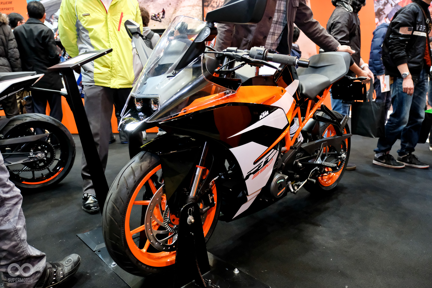 RC390是KTM現行唯一的仿賽車款