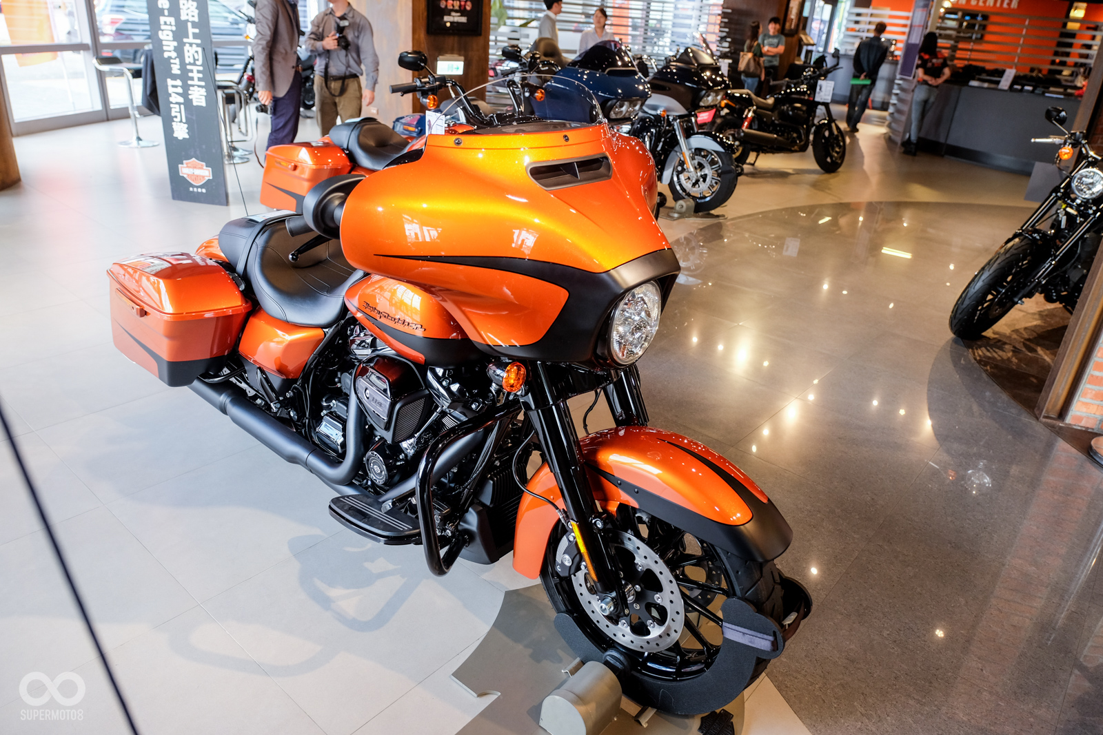 Touring Street Glide Special 