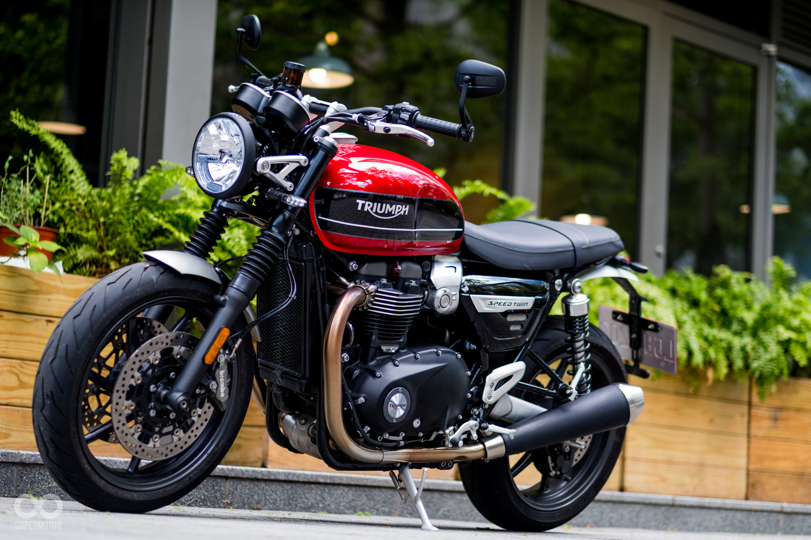 Speed Twin可以說是Triumph雙缸引擎的起源車款，現在這個傳奇名號再次回歸，並以運動復古之姿再次挑戰市場