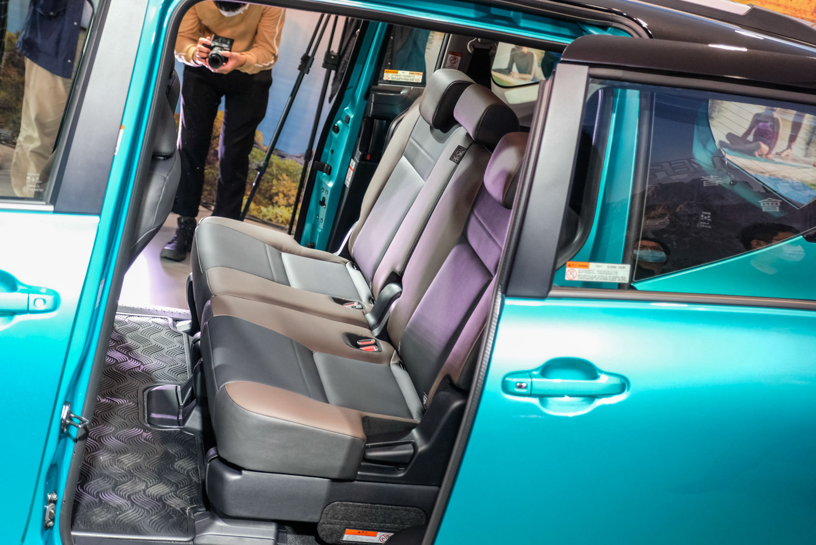 雙色內裝提升車內質感