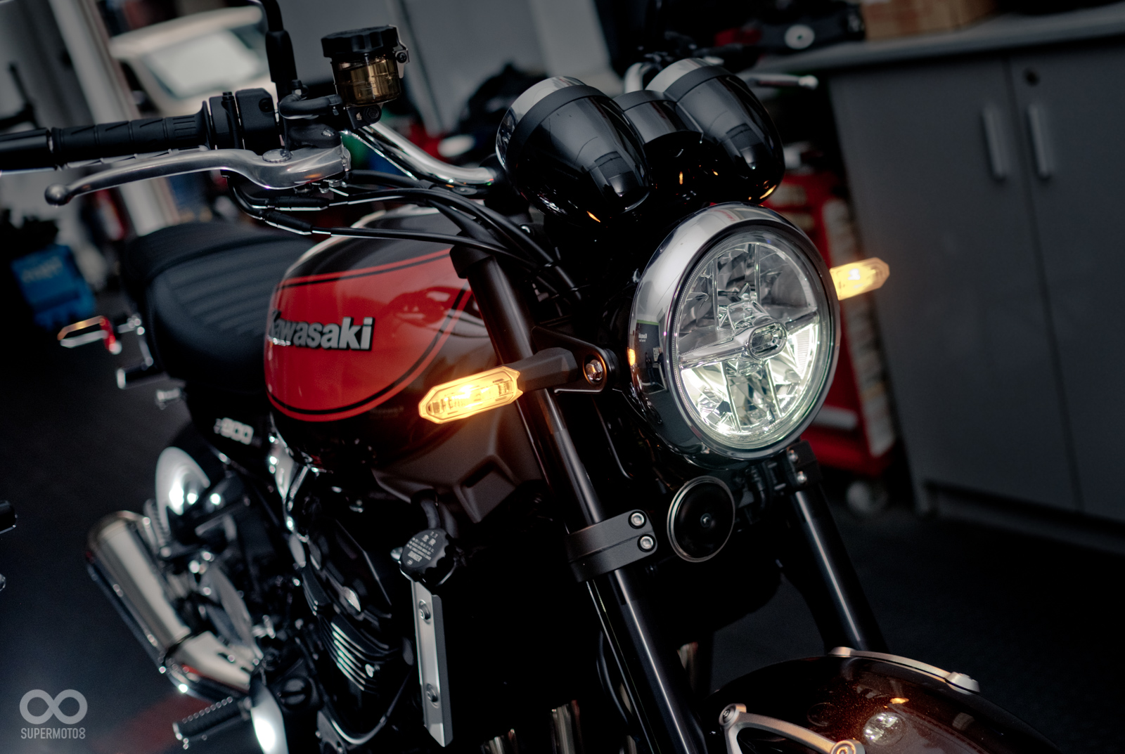 傳統的大碗公圓燈內配置了更耐用省電的LED頭燈