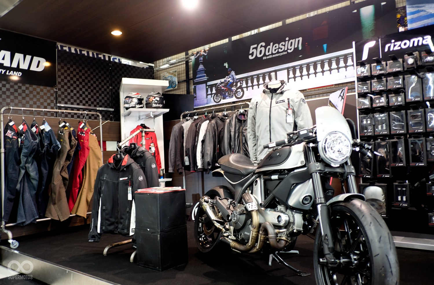 56 DESIGN 為日本退役GP 車手中野真矢的自有品牌,台灣也有進口少部分