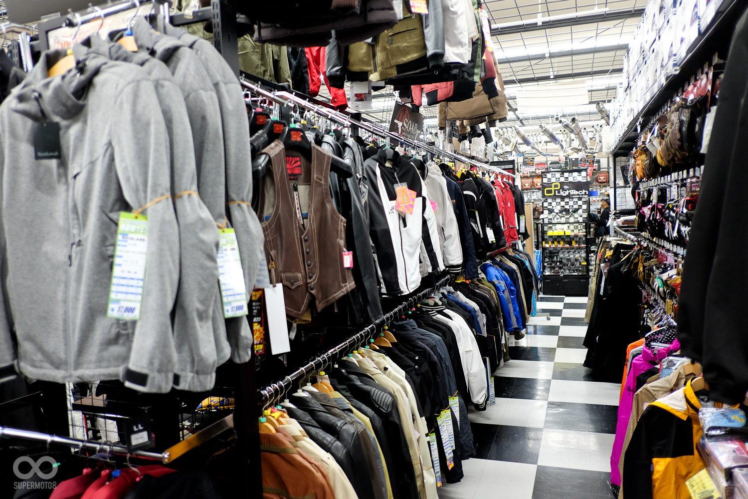 店內無論哪種風格的人身部品,都以日系品牌為多數,價格上也沒想像中貴