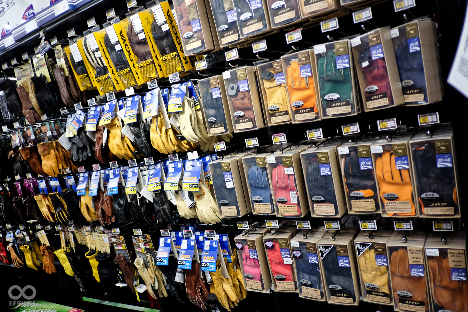 這裡有些日製復古純牛皮防水手套才7,000日圓,非常便宜