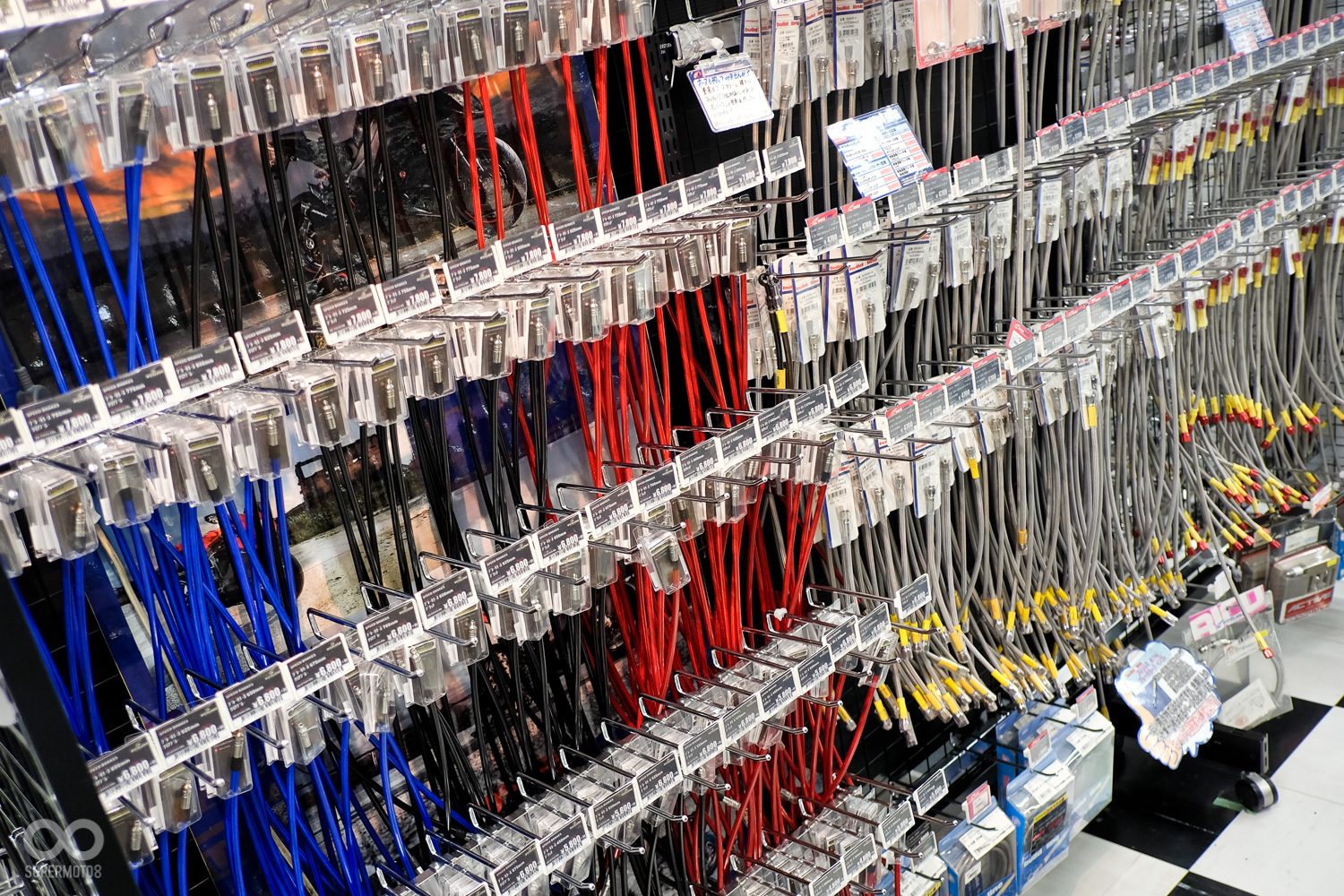 台灣油管也不少,但沒有這樣掛著自由選購的