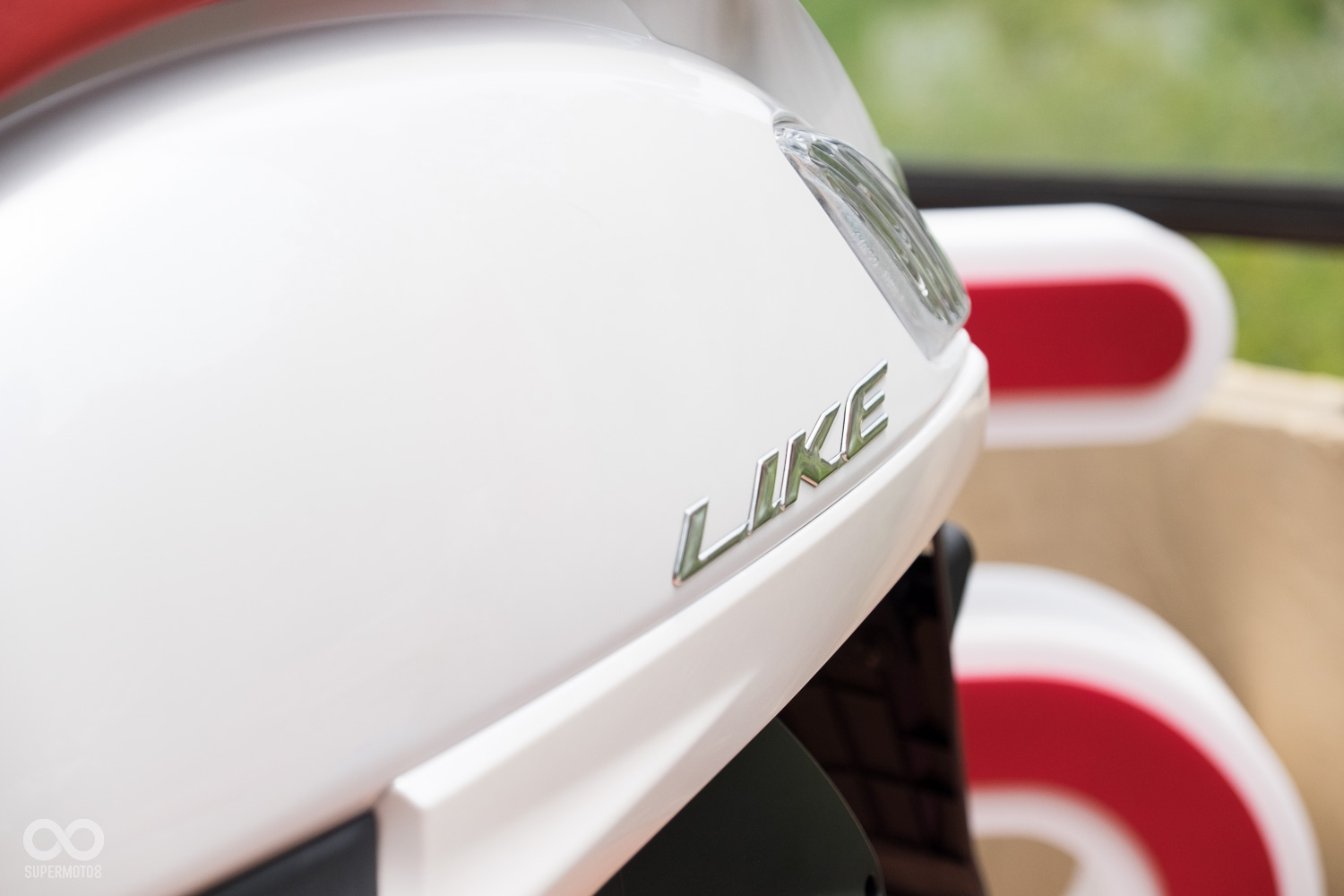 車身多處使用電鍍件做為點綴