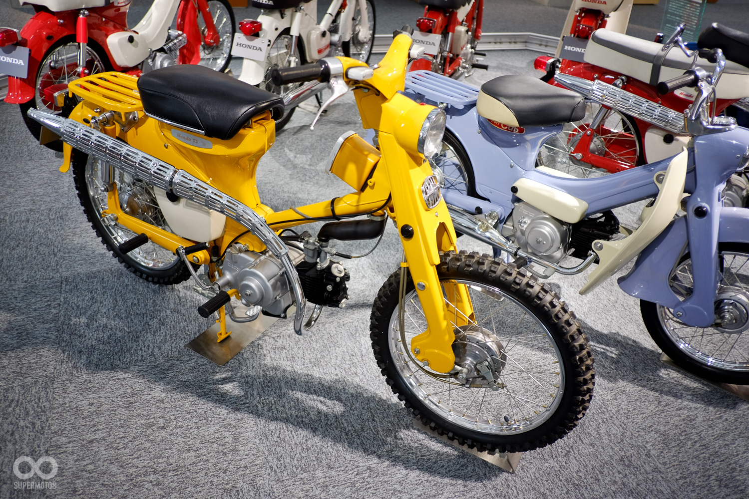 Super Cub 竟然有越野版，現在看還是很有個性