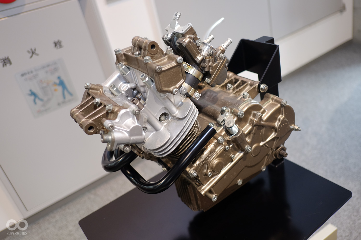 最早的賽車引擎只不過是DOHC 單缸空冷四行程