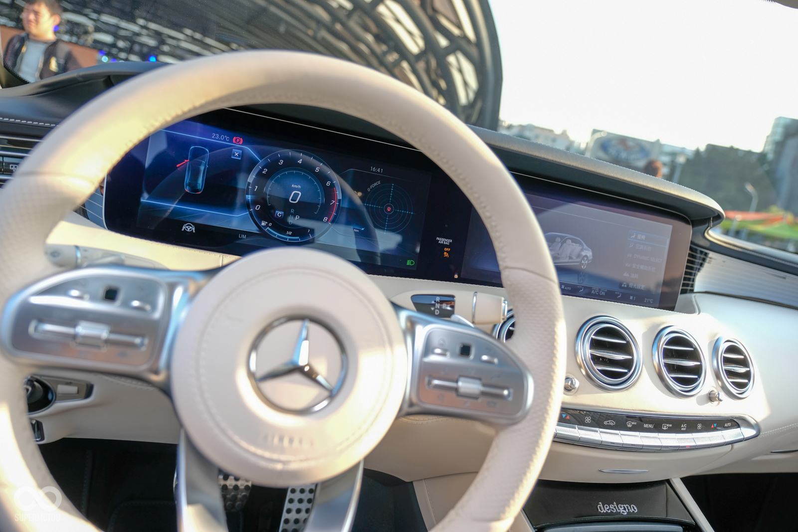雙12.3吋多功能螢幕無疑是Mercedes-Benz目前的家族特徵