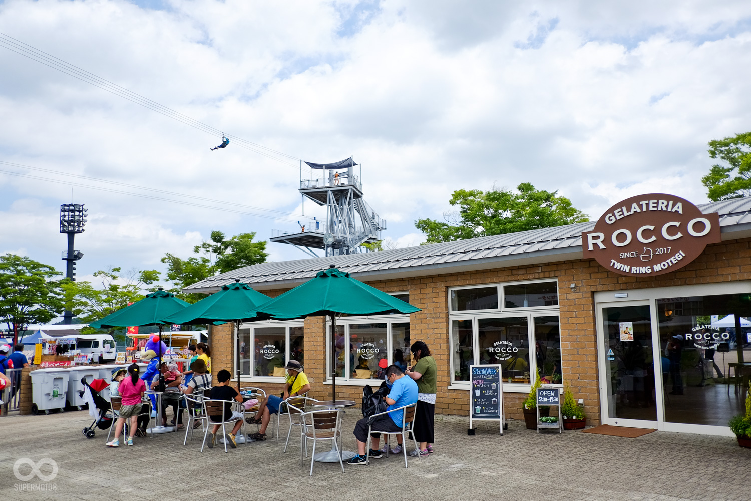 玩累了，可以在這咖啡店稍坐一會