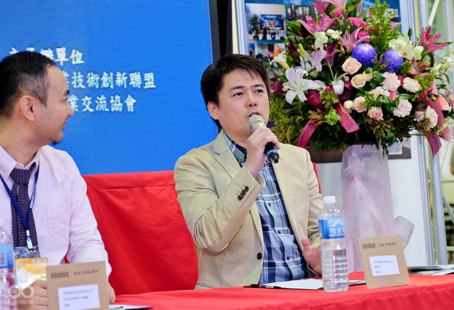 明成國際 總經理 黃炳遠,宣布將ninebot平衡車帶入台灣