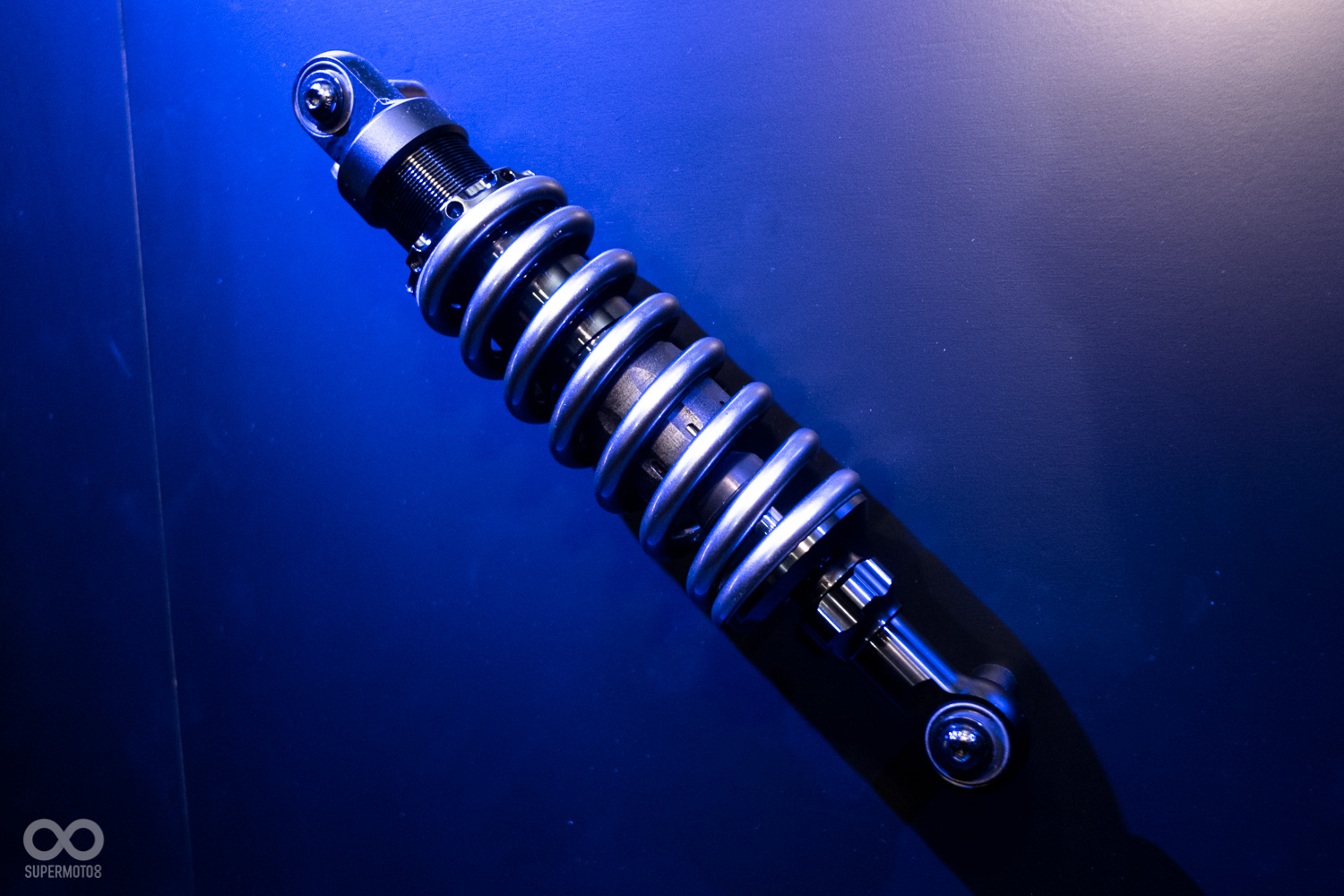 後避震採用與Gogoro plus相同的預載阻尼可調設定