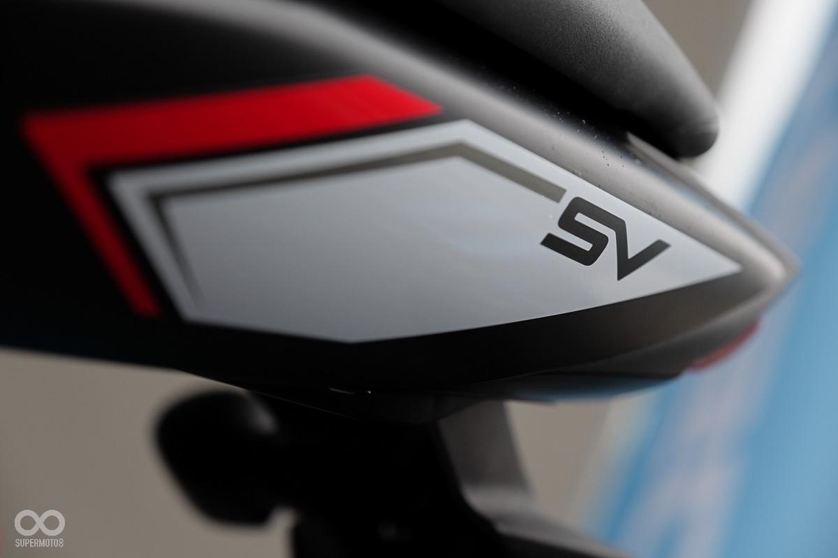 原廠改裝品 後側車殼保護貼紙