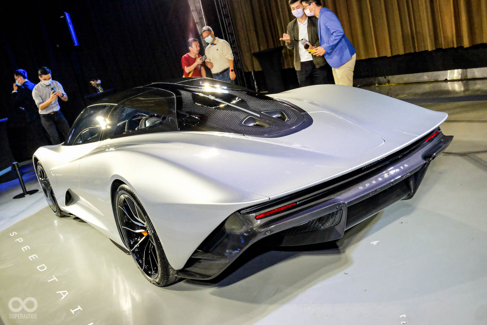 招牌長尾給人極為震撼的視覺感受