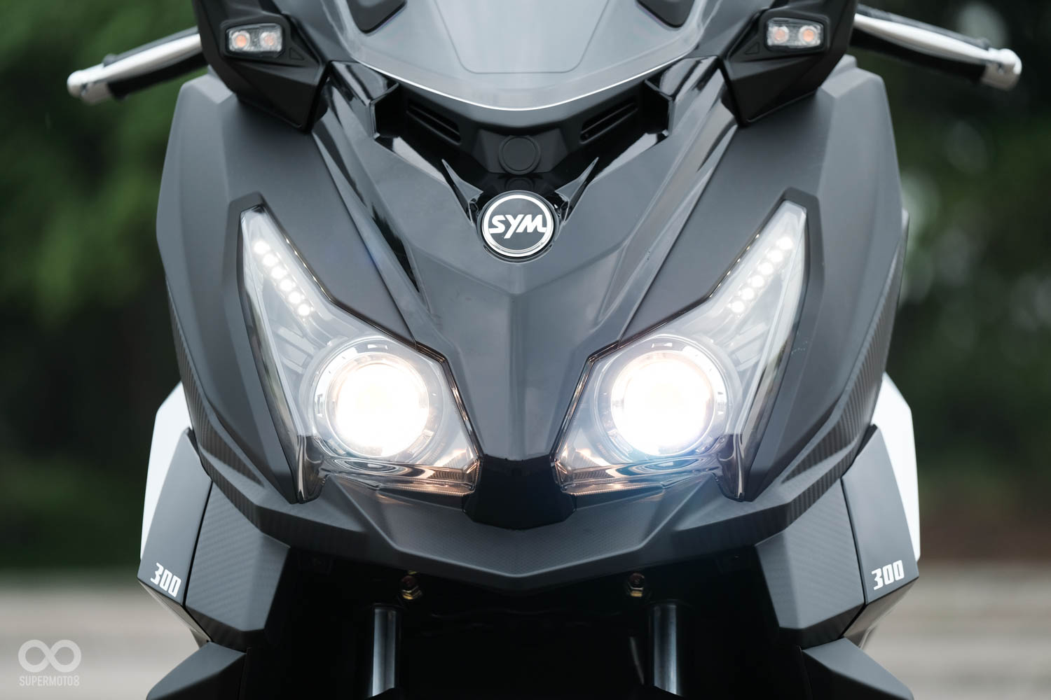 跨級距的雙魚眼投射燈具