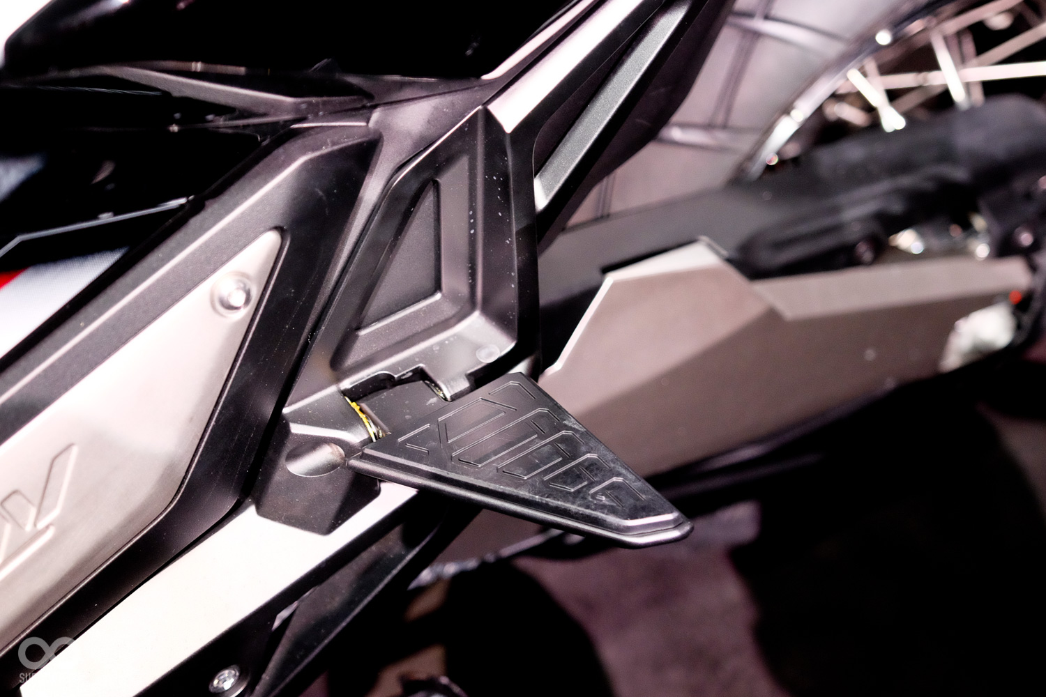 與車體造型一致性非常高的飛炫踏板