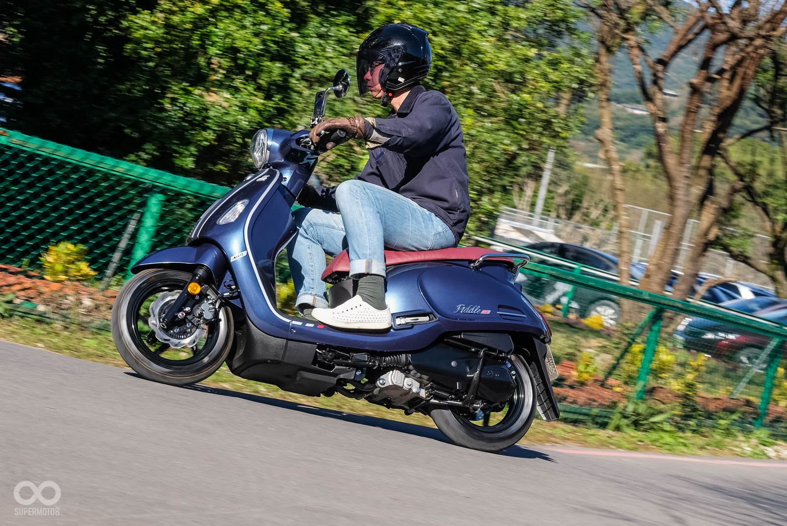 後雙避震也是市場上歐風車型少見的規格