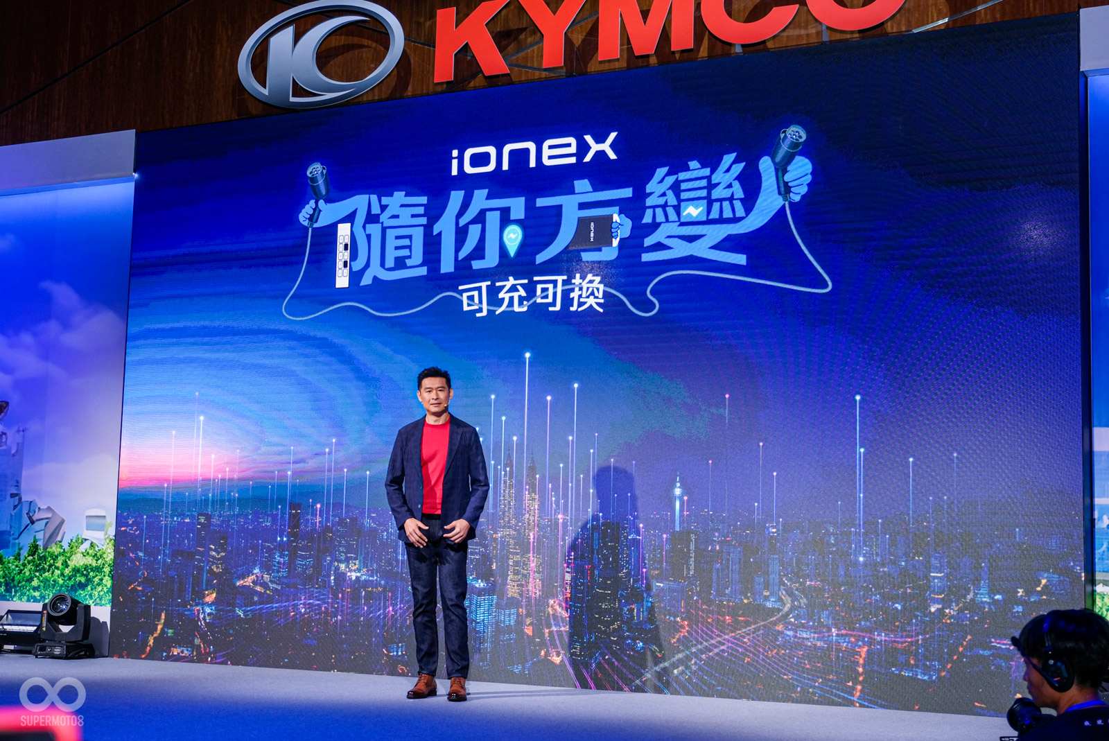 KYMCO Ionex今天發表全新可充可換的S Techno,以及個性玩樂小車酷玩CoolOne