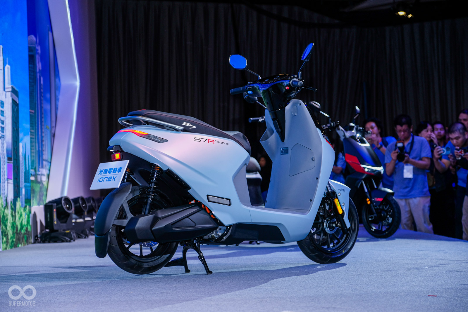 動力數據方面,與S7/S7R相同