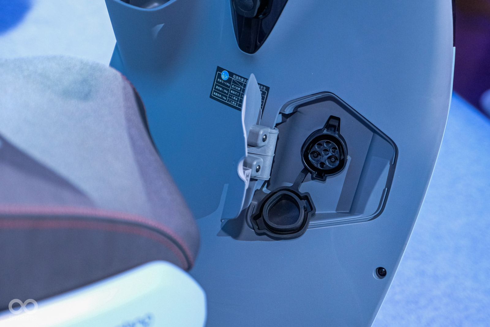 S Techno採用TES公規插座