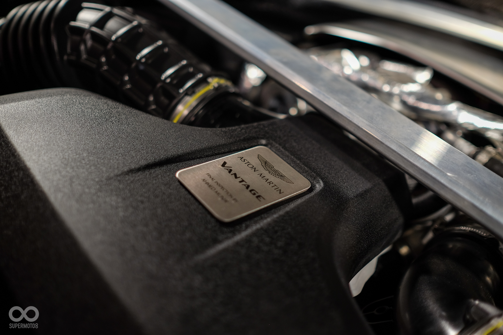 來自AMG的V8雙渦輪增壓引擎，能輸出510匹的最高馬力，以及658Nm的扭力