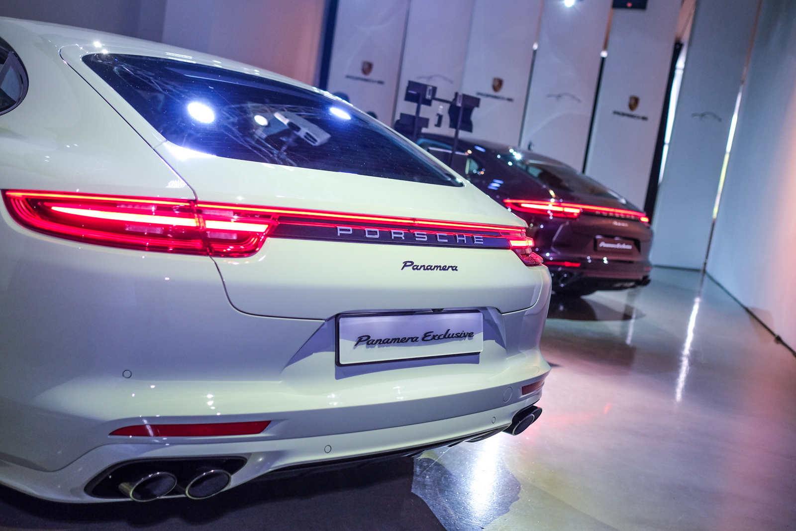 SportDesing的黑色調外觀套件,搭配上蠟白色的獨特烤漆,讓整輛車的視覺感受有著相當協調的對比