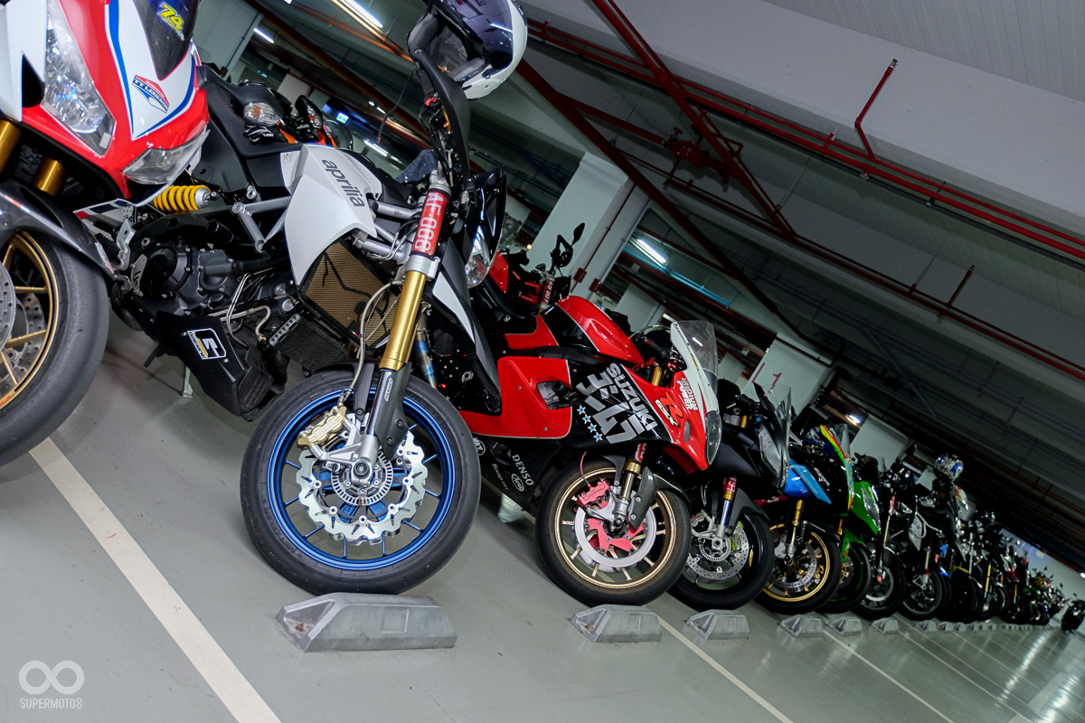 一眼望不盡的車海