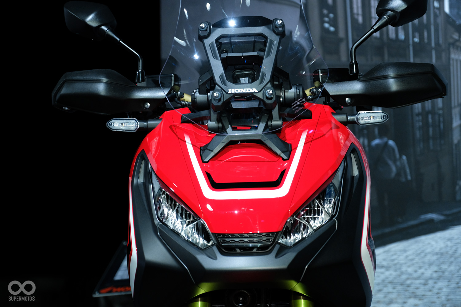 燈具採用全LED設計