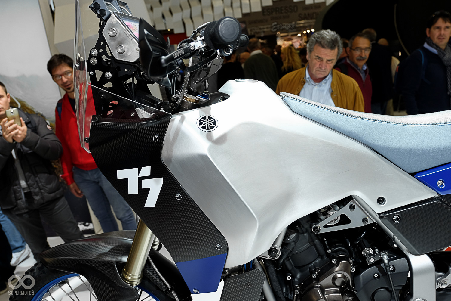 大容量鋁合金油箱，以支撐長距離行駛