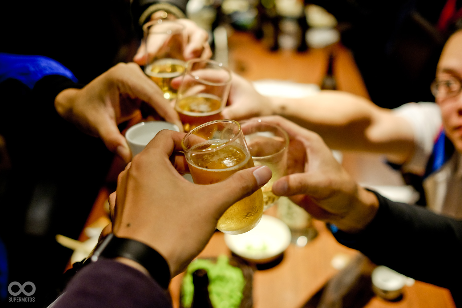 課程結束後當晚所有團員回到東京用餐,當然要來個道地的日式居酒屋慶祝一下。雖然對於被操兩天的我們來說份量不太足夠,但喝到飽的各式酒類也讓大家滿足的離開