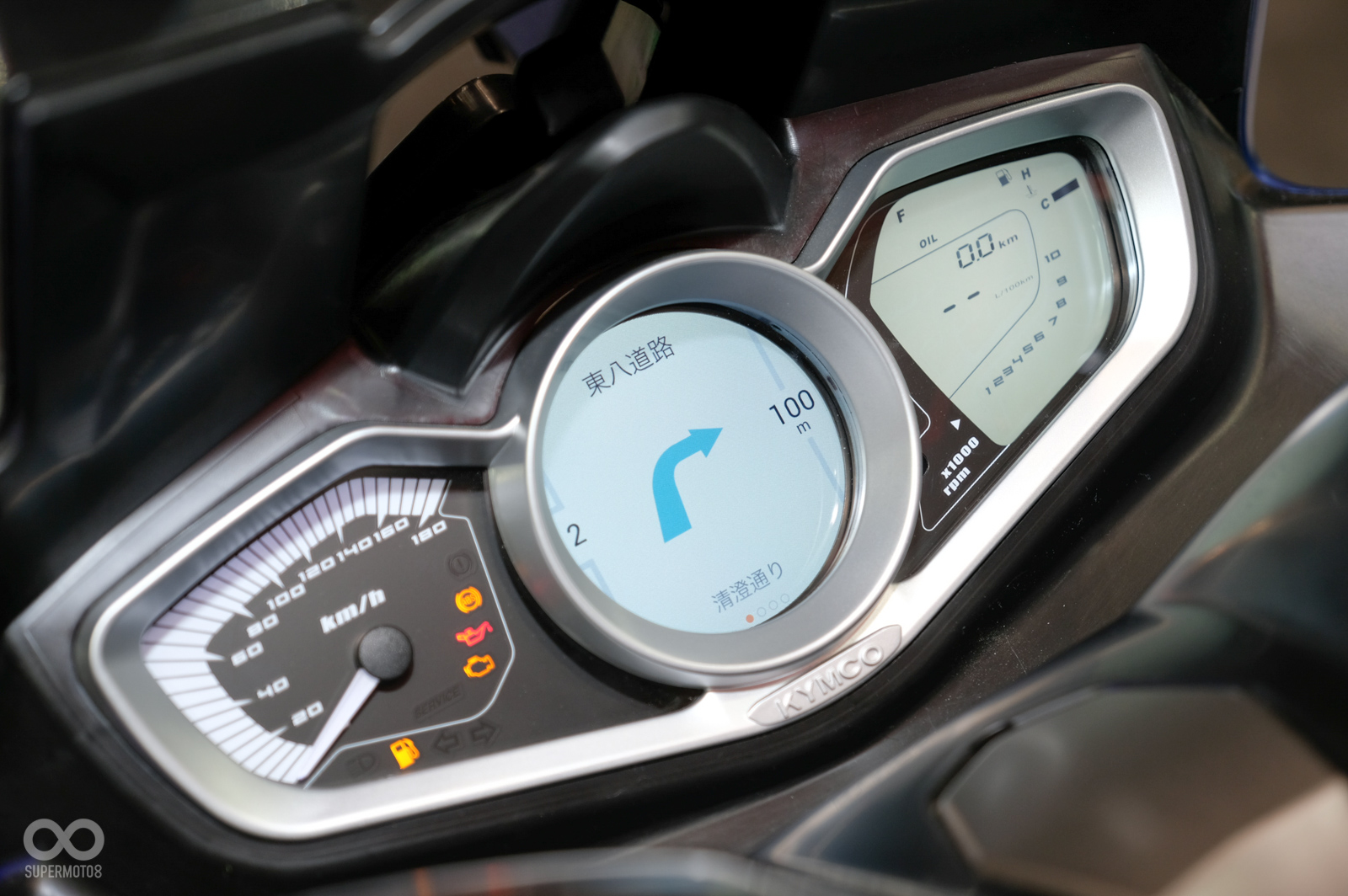 可在畫面左側看見剩餘路口提示，簡潔的顯示方式判讀更容易