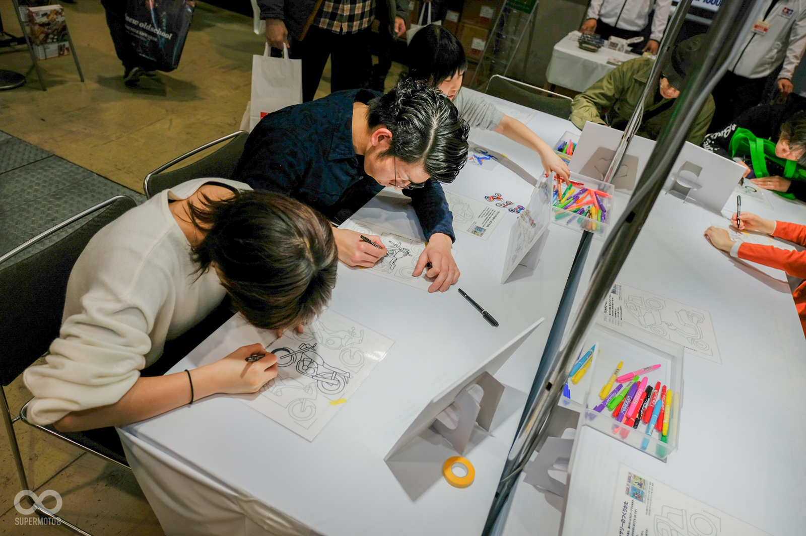 田宮模型除了有讓大人組裝的模型車；親子DIY課程讓小孩逛車展不再無聊