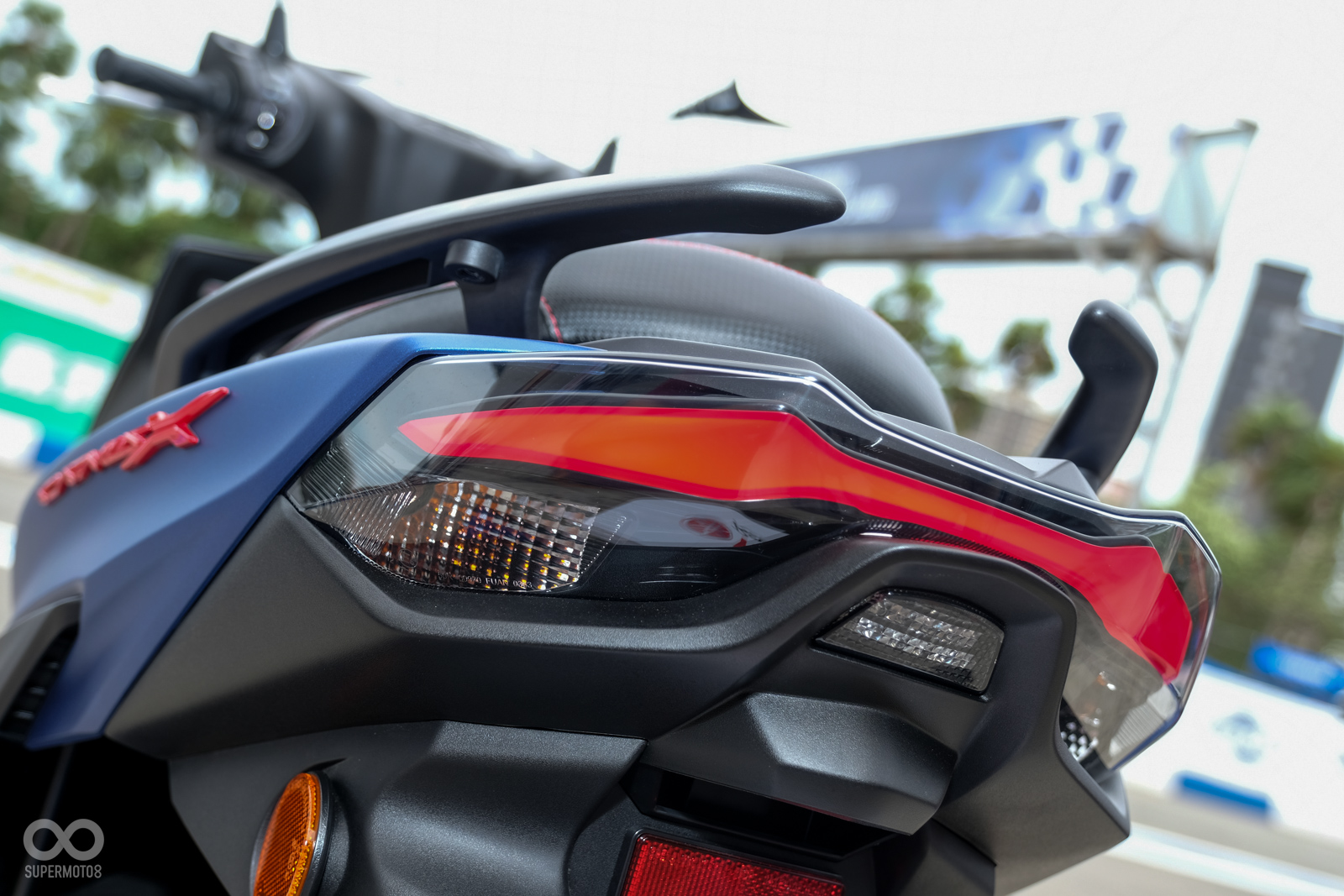 尾燈導光條的造型更加動感